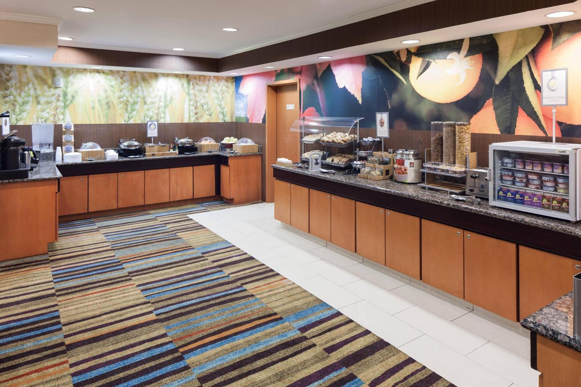 Fairfield Inn & Suites Jacksonville Butler Boulevard Exterior photo