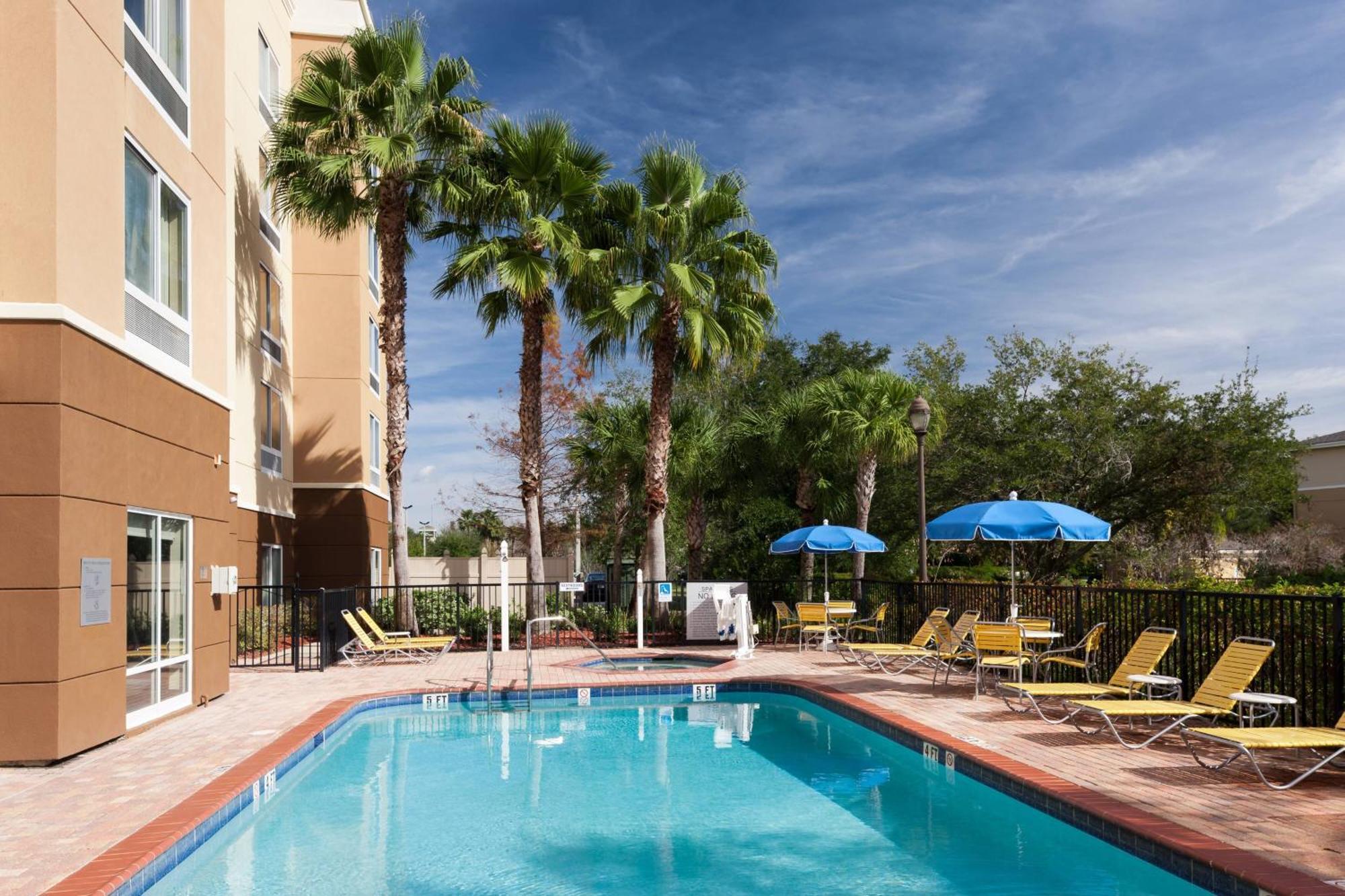 Fairfield Inn & Suites Jacksonville Butler Boulevard Exterior photo